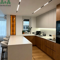 Meubles de cuisine en forme de U SLS Japandi, placage bois et laque mate, péninsule, armoires modulaires sur mesure pour villa de luxe