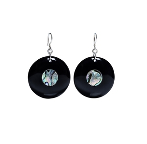 Boucles d'oreilles en corne de buffle artisanale Minh Giang, bijoux écologiques faits à la main, élégantes boucles d'oreilles pendantes en corne naturelle pour femmes - Product Image 1