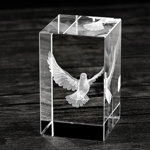 Parlayan yüksek kalite özelleştirilmiş 2D / 3D lazer gravür kristal küp fotoğraf çerçevesi lazer düğün yıldönümü - Product Image 5