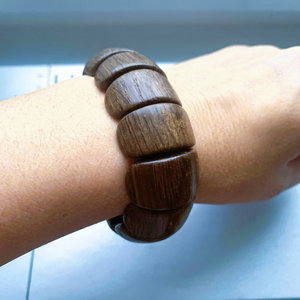 Bracelets manchette en bois pour femme, style classique, motif grain naturel, pour fêtes et occasions chrétiennes - Product Image 1