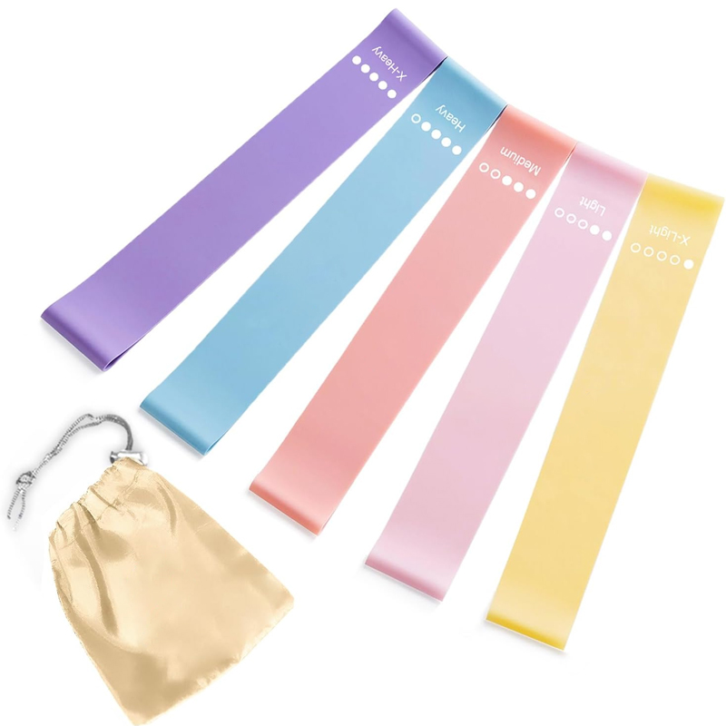 Set da cinque pezzi di colore chiaro