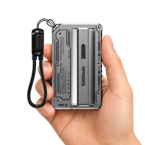 Batterie externe Cyberpunk Mecha 5000mAh 22.5W à charge ultra-rapide avec échange de batterie en un clic pour les voyages - Product Image 1