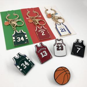 LLavero de metal personalizado, venta al por mayor, fanáticos del baloncesto de Anime, equipo deportivo, partidario comercial, alfileres personalizados y juego de regalo de llavero - Product Image 1
