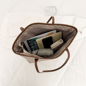 Bolsos de Hombro de Cuero PU de Alta Calidad con Estampado de Marca, Bolsos de Mano de Lujo para Mujer - Product Image 4