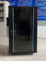 Armoire serveur de centre de données murale en acier laminé à froid 19 pouces 18U, rack réseau sur mesure peu encombrant, en stock