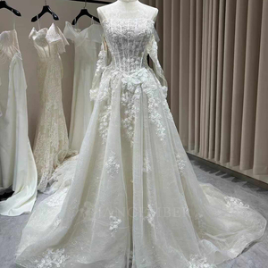 ชุดแต่งงานทรงเอไลน์ คอวีแบบหวาน แขนตก ทรงหางปลา งานขายจากโรงงาน สวยงาม รุ่น Xx06 จาก Jancember - Product Image 1