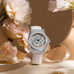 Montre à quartz de luxe pour femmes, bracelet en cuir élégant, montre-bracelet tendance, style diamant étincelant, montre pour dames pour G - Product Image 1