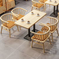 Banc de restaurant en cuir et bois, mobilier de café commercial pour café, fast-food, et espace commercial, avec ensemble table et chaises