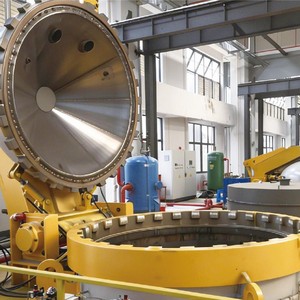 Autoclave composite entièrement automatique pour pièces automobiles, comme les capots, contrôlé par ordinateur, autoclave composite industriel - Product Image 1