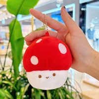 Super Mignon 11cm Huggable Champignon En Peluche Oreiller Doux En Peluche Poupée Jouets et Kawaii En Peluche Porte-clés Légumes Jouet Sac Charme