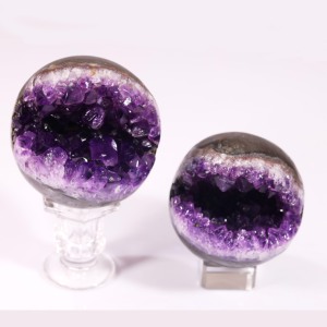 Commercio all'ingrosso di alta qualità <span class=keywords><strong>ametista</strong></span> grappolo di pietra di cristallo <span class=keywords><strong>grezzo</strong></span> ornamento lucido decorazione di Halloween per l'incisione alla moda - Product Image 5