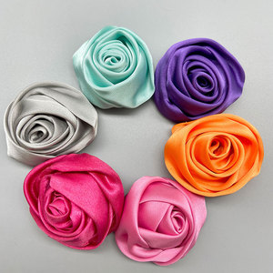 Tela satinada con diseño de capullo de rosa 3D de 4.5cm para accesorios de cabello, ropa, zapatos, sombreros y manualidades. - Product Image 3