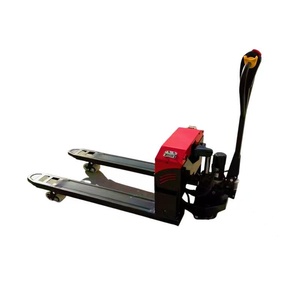 Un pequeño apilador de palés eléctrico con una capacidad de carga de 3 toneladas utilizado para el transporte de mercancías en el taller de la fábrica. - Product Image 6