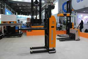 Venta Caliente: Robot Móvil Industrial Clásico AGV 2T 1.6M, Montacargas AGV para Logística Inteligente que Aumenta la Eficiencia - Product Image 4