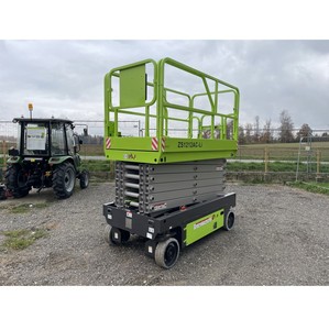 Plateforme élévatrice à ciseaux hydraulique électrique ZS1212AC-Li 13,8 m 350 kg avec batterie au lithium et performances de travail élevées - Product Image 1