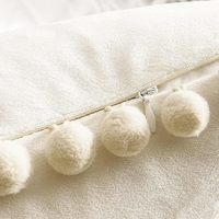 Housse de coussin carrée en tissu uni à poils doux, personnalisable, pour un canapé de salon simple.