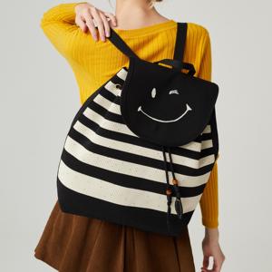 Haute qualité à la mode femmes Polyester Fiber étanche sac à dos Durable noir blanc rayé souriant visage décor externe - Product Image 2