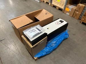 Variateurs de fréquence neufs et originaux, série ACS880, ACS880-01-027A-5, contrôleur programmable PLC, automatisation industrielle AC, en aluminium, en stock - Product Image 5