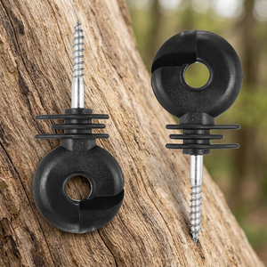 Isolateurs ronds en plastique noir à visser, design minimaliste durable, pour poteaux de clôture électrique - Product Image 2