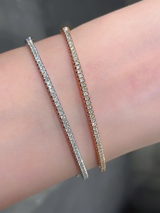 Bracelet jonc en or massif 18 carats avec diamants, motif nœud et étoile matelassé pavé de diamants, collection de joaillerie fine pour femme - Product Image 2