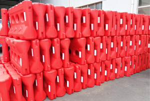 Barrière de sécurité en plastique de route mobile de chaussée barrière remplie d'eau diviser le trafic barrages routiers remplis d'eau pour la sécurité routière de la circulation - Product Image 5