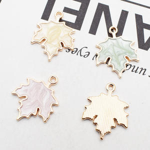 Pendentif <span class=keywords><strong>feuille</strong></span> <span class=keywords><strong>d</strong></span>'érable en alliage <span class=keywords><strong>d</strong></span>'émail, nouvelles couleurs <span class=keywords><strong>d</strong></span>'huile, plante, breloques pour bricolage, fabrication <span class=keywords><strong>d</strong></span>'accessoires de collier - Product Image 2