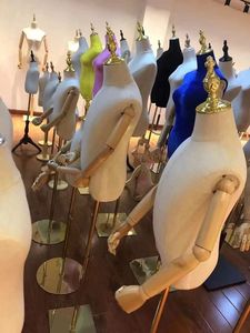 Maniquí de Medio Cuerpo Femenino Lavinia de Bambú <span class=keywords><strong>y</strong></span> Lino, Modelo de Exhibición de Clavícula para Escaparates de Boutiques <span class=keywords><strong>y</strong></span> Tiendas de Ropa - Product Image 6