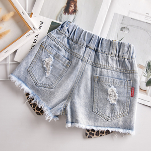 Shorts en jean gris foncé et bleu pour filles, style été 2020, du tout-petit au jeune fille, avec imprimé guépard et effet usé, pour tailles 2-9 ans - Product Image 2