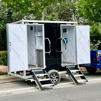 Remorque de toilettes mobiles robustes à 2 pièces avec système de chasse d'eau pour chantier de construction