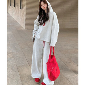 Set Micro ricamato rosso con taglio colorato Casual da donna primavera 2025: felpa oversize con cappuccio e pantaloni a gamba larga - Product Image 6