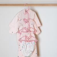 Cintre multifonctionnel pour bébé, cintre antidérapant pour vêtements de bébé, cintre en plastique empilable pour enfants, pour l'organisation du placard