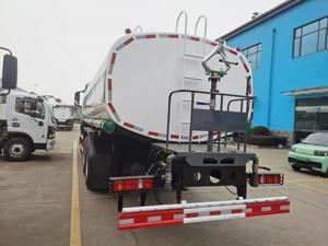 Camión Cisterna de Doble Eje Trasero Sinotruk HOWO con Cañón de Agua Electrónico, 6X4, Diésel, Transmisión Manual - Product Image 6