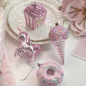 Adorno Navideño Colgante de Plástico Rosa con Dibujos Animados y Purpurina al por Mayor para Decoración de Árboles de Navidad y Ventanas - Product Image 2