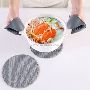 Heat Resistant 7PCS Set <b>Silicone</b> Oven Mitts Mini Pinch Mitts Hot Pads Potholders Trivet Mats Basting Brush for <b>Baking</b> Cooking - Product Image 5