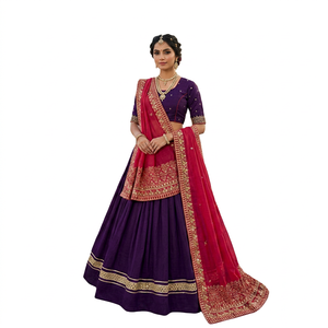 Lehenga Choli en soie Vichitra violette avec dupatta rouge, coupe ajustée, longueur au sol, tenue de mariage traditionnelle style Inde Pakistan - Product Image 1