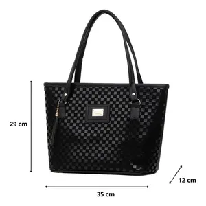 Sac fourre-tout pour femme Fana Abisai M3784 en cuir synthétique microfibre noir imprimé échecs pour usage quotidien - Product Image 4