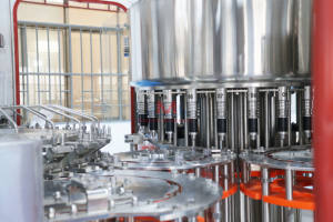 Macchina per il riempimento dell'acqua completamente automatica linea di produzione di acqua ad alta produzione CE/FDA certificata linea di acqua minerale 500mL - Product Image 4