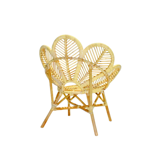 Le fauteuil paon en rotin Angsana se distingue par sa tressage naturel écologique, alliant design moderne et élégance intemporelle. - Product Image 5