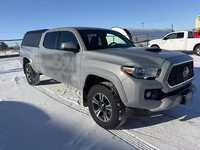 Penutup Bak Truk Baja Aluminium XINYI dengan Kunci Pengaman untuk Toyota Tacoma 2018 5FT 6FT SR SR5 TRD Sport TRD Pro