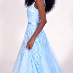 洗練された女性の青いパーティードレス、見事なイブニングルックのプロムドレスのための繊細なイタリアンチュールレースが特徴 - Product Image 6