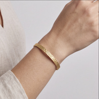 Bracelet ouvert en acier inoxydable plaqué or 18 carats, texture martelée vintage, minimaliste, fin, en forme de C, martelé, doré
