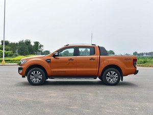 Ford Ranger d'<span class=keywords><strong>occasion</strong></span> importée 2018, pick-up robuste avec barres de toit standard, cabine spacieuse, livraison dans tous les pays africains - Product Image 3
