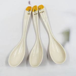 Cuchara de melamina de calidad alimentaria de dos yuanes, cuchara para beber de estilo chino con mango largo, cuchara de plástico imitación porcelana, comercial - Product Image 3