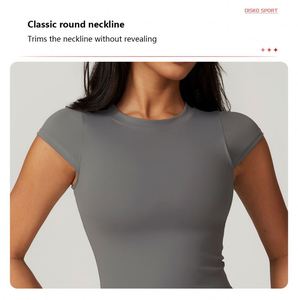 Bộ đồ tập thể thao nữ có logo tùy chỉnh, chất liệu thoáng khí, thiết kế hai mặt, gồm áo có đệm và chân váy tennis, kiểu dáng ôm sát, thời trang. - Product Image 3