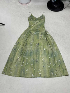 Vestido midi camisero con estampado floral, cuello en V, espalda descubierta, estilo europeo-americano, fresco, sexy y drapeado. - Product Image 6