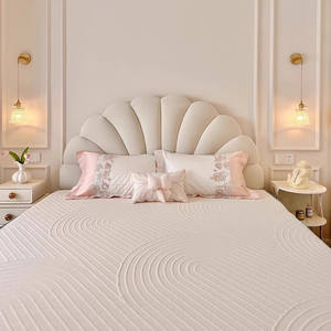 Petal Princess 1M Modern Simple Soft Bag Estilo crema Dormitorio de lujo con tecnología de madera maciza ligera Cama de tela para 8 mujeres - Product Image 2