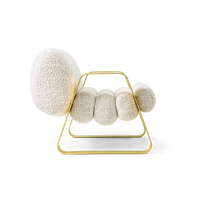 Fauteuil d'appoint moderne en tissu bouclé avec structure géométrique en métal doré et argenté pour salon, hôtel, villa