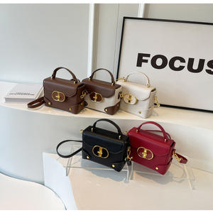 Diseño de nicho 2025 nueva moda clásica pequeña cuadrada moda señoras bolso textura Color colisión señoras hombro bandolera - Product Image 6