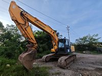Excavatrice sur chenilles d'occasion Hyundai R225LC-7, poids opérationnel 22100 kg, équipement de construction avec moteur et propulseur
