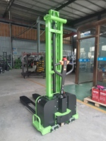 WELIFTRICH Chariot élévateur autoportant entièrement électrique 500 kg 1000 kg, chariot élévateur à palettes 1,1 m 1,3 m, chariot élévateur autochargeur